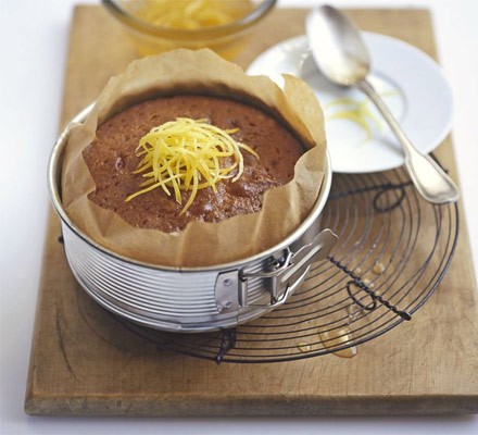 Lemon drizzle cake