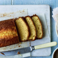 Lemon drizzle cake