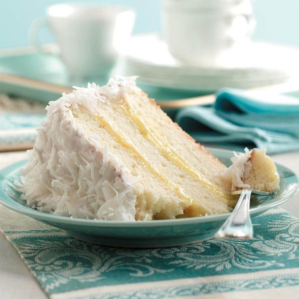 Lemon-filled coconut cake