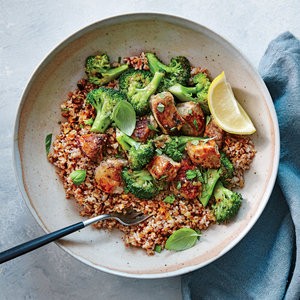 Lemon-garlic pork and broccoli bulgur bowl