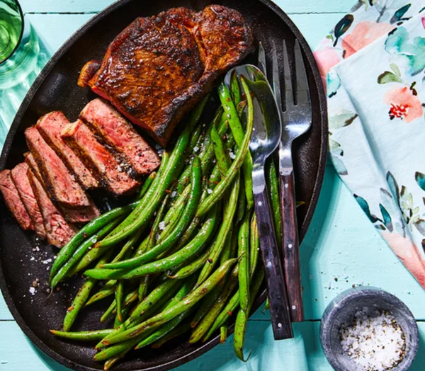 Lemon-garlic steak & green beans