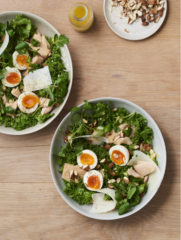 Lemon, kale and tuna salad with eggs and pecorino