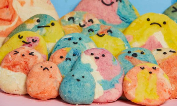 Lemon marbled shortbread pebbles