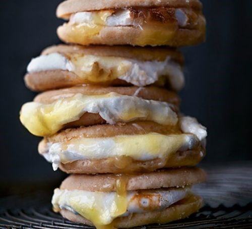 Lemon meringue pie s'mores