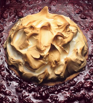 Lemon meringue pie with graham crust