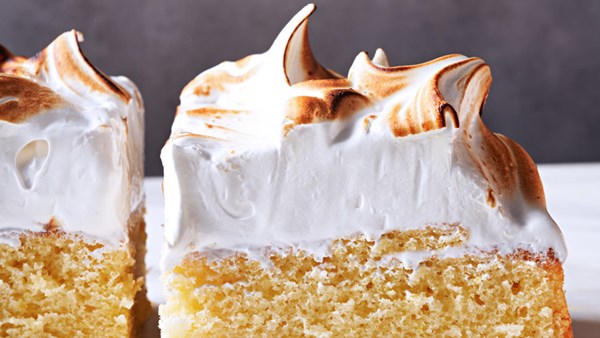 Lemon-meringue slab cake