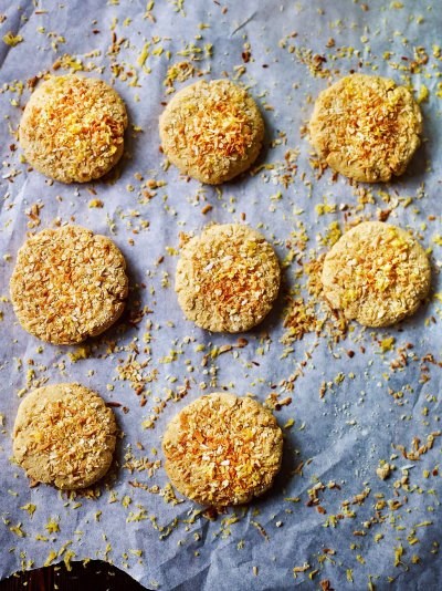 Lemon millet biscuits