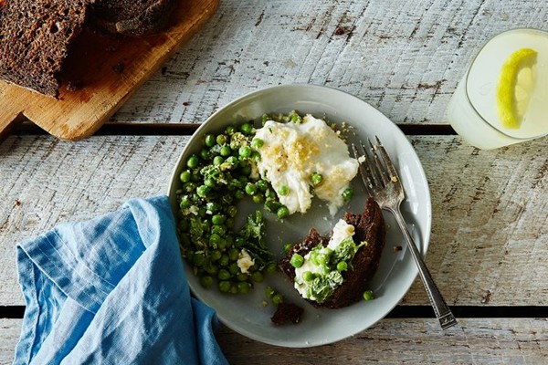 Lemon-mint peas with burrata and breadcrumbs