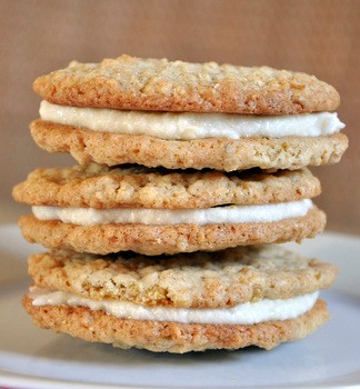 Lemon oatmeal cream pies