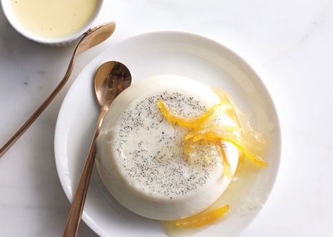 Lemon panna cotta with lemon marmalade
