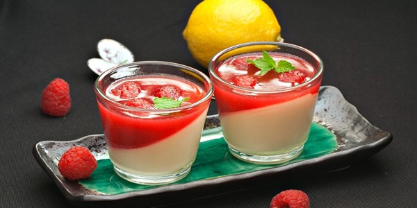 Lemon panna cotta with raspberry jelly