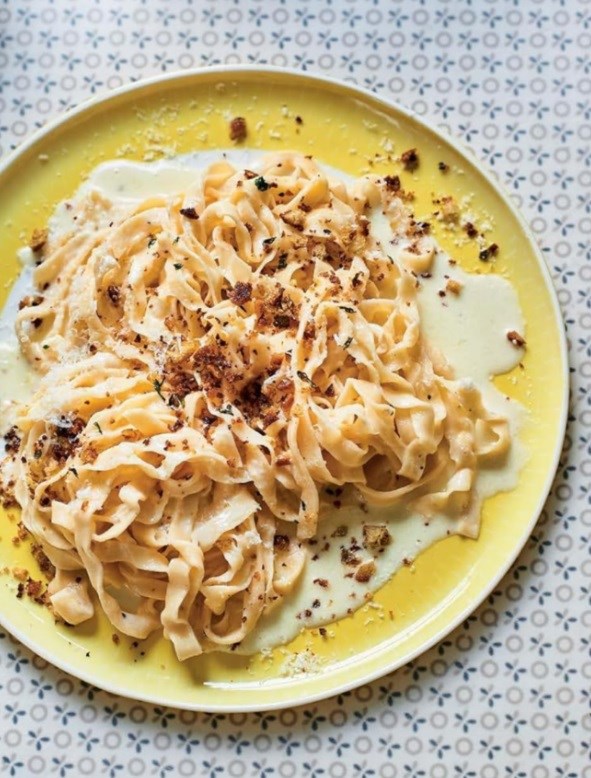Lemon pasta with a garlic crumb