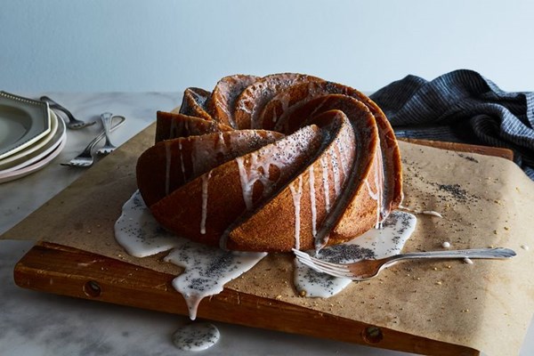 Lemon, poppy seed & olive oil cake