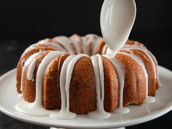 Lemon poppy seed cake