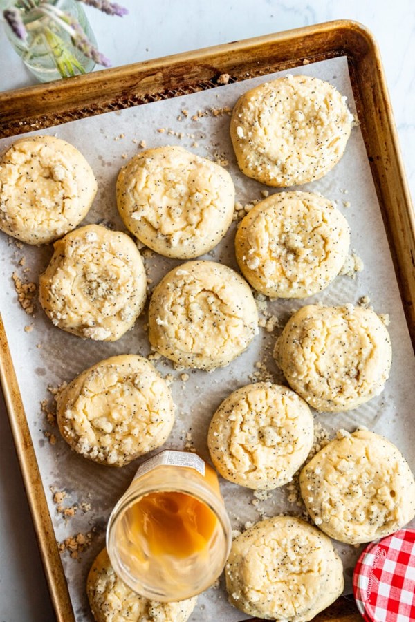 Lemon poppy seed kolache