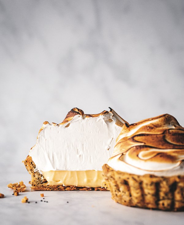 https://716f24d81edeb11608aa-99aa5ccfecf745e7cf976b37d172ce54.ssl.cf1.rackcdn.com/lemon-poppy-seed-meringue-tarts-2821390l1.jpg