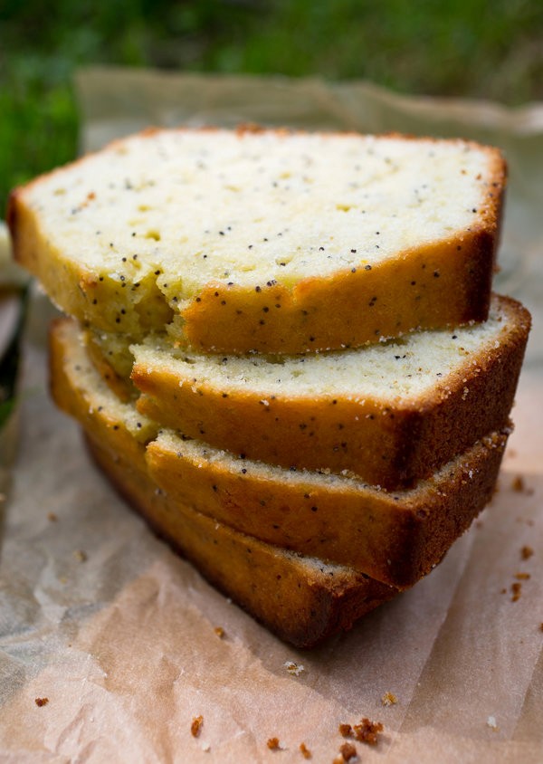 Lemon poppy seed pound cake
