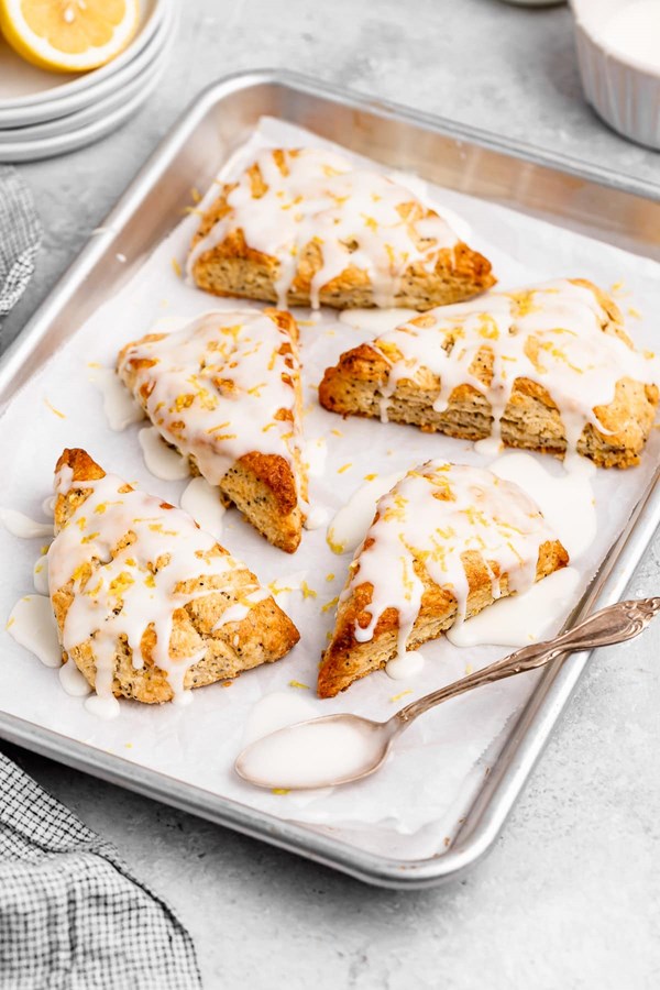 Lemon poppy seed scones