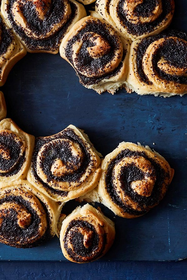 Lemon poppy seed swirl bread
