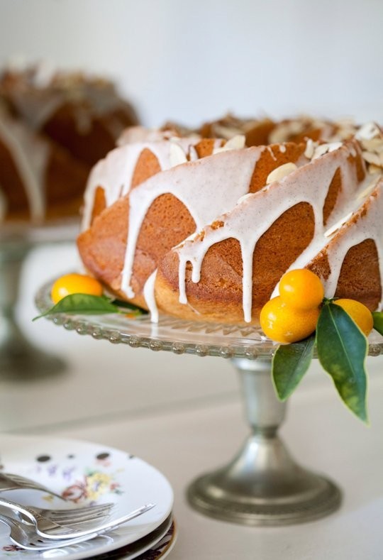 Lemon poppyseed bundt cake