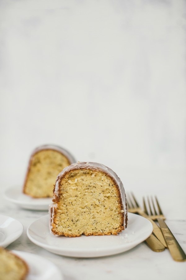 Lemon poppyseed bundt cake
