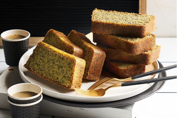 Lemon poppyseed cake