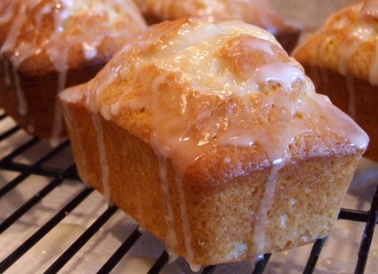 Lemon pound cake muffins