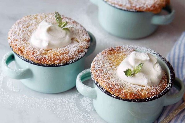 Lemon pudding cakes