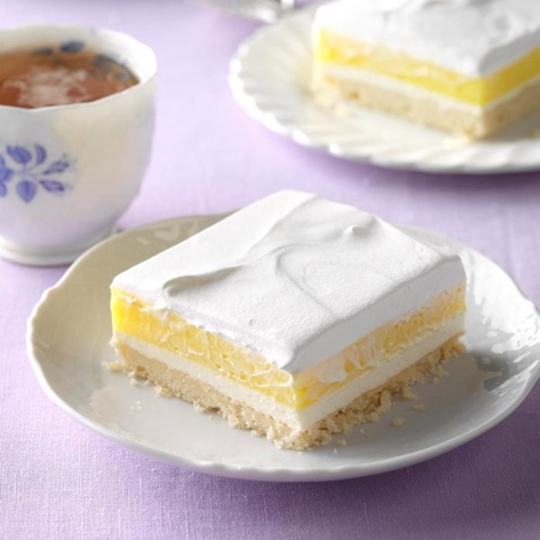 Lemon pudding dessert
