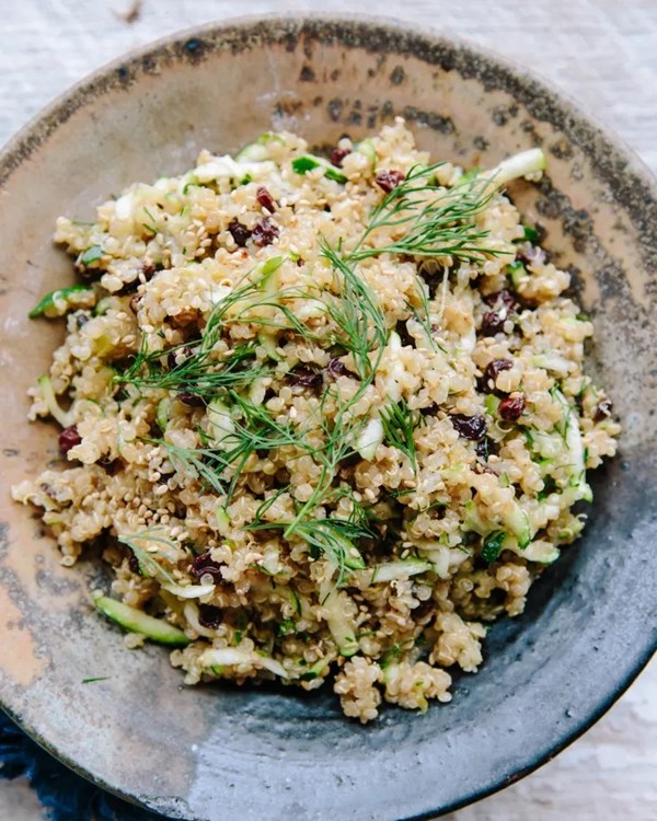 Lemon quinoa with currants, dill, and zucchini