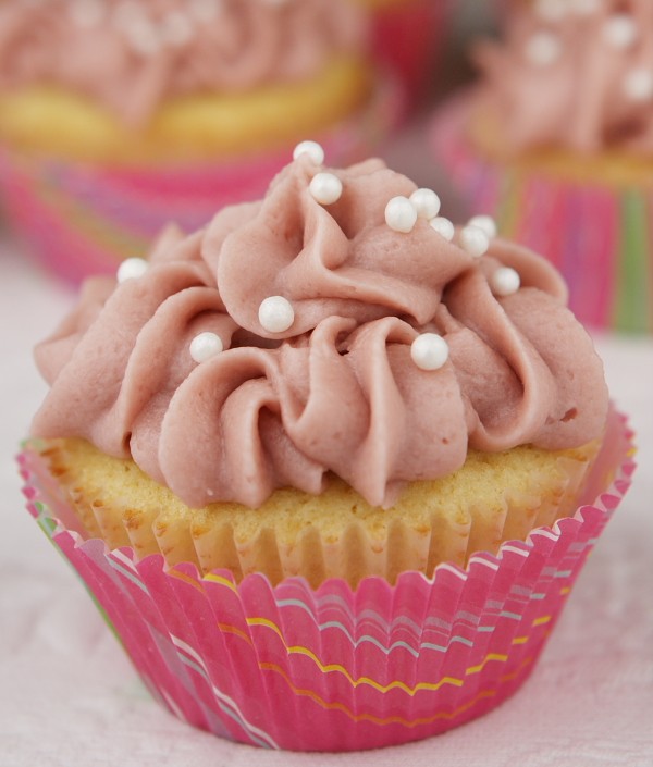 Lemon-raspberry cupcakes