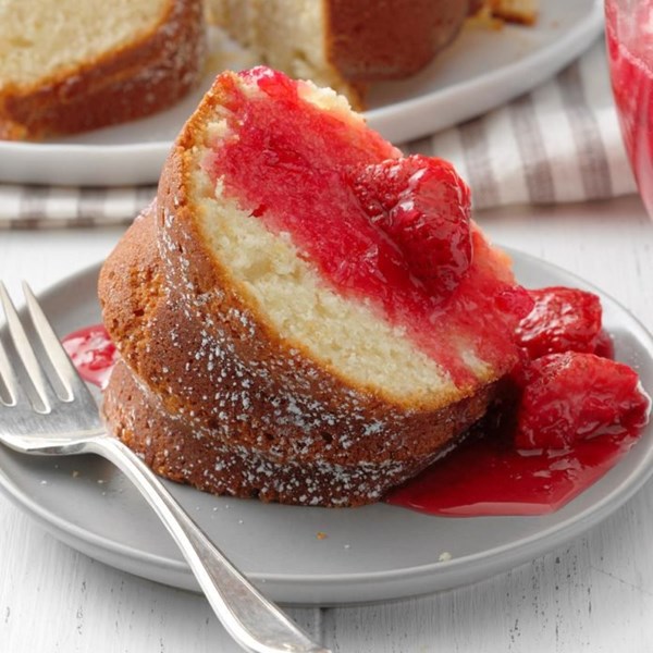Lemon rhubarb bundt cake