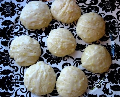 Lemon ricotta cookies with lemon glaze