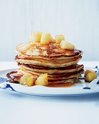 Lemon-ricotta pancakes with caramelized apples