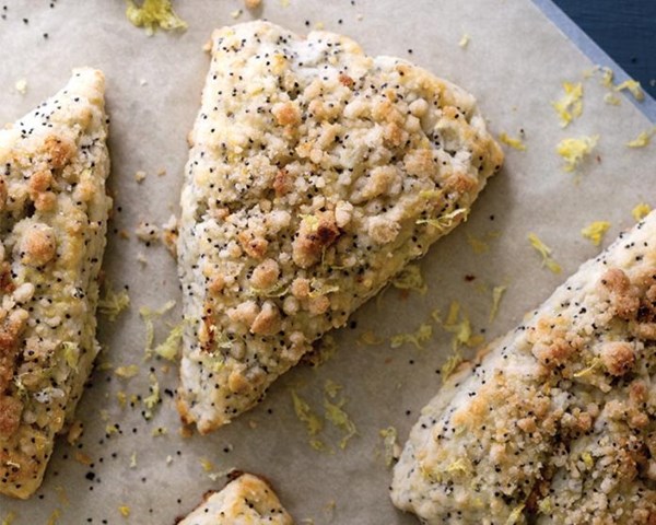 Lemon ricotta poppy seed scones with poppy seed streusel