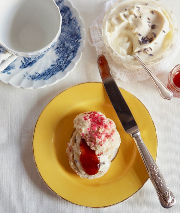 Lemon scones with lavender cream