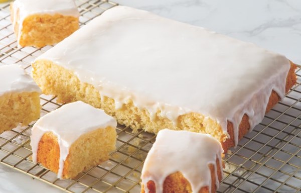 Lemon snacking cake with lemon glaze