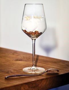 Lemon syllabub & crunchy oats