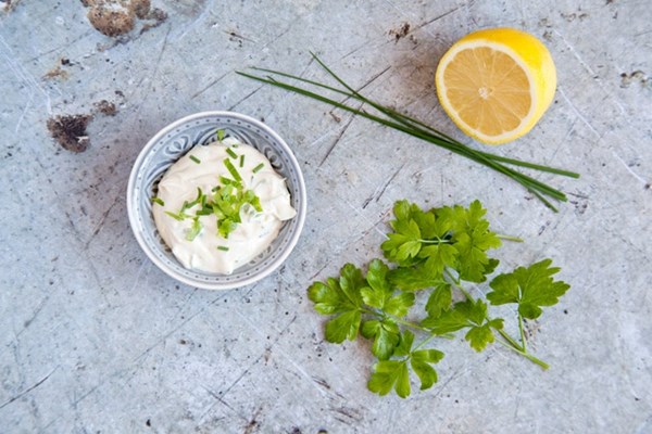 Lemon tahini dressing (with herbs)