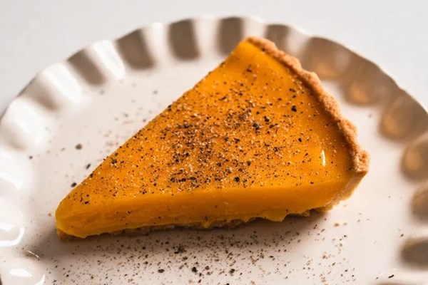 Lemon tart with black pepper & basil