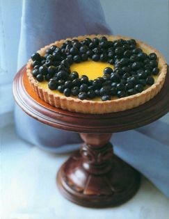 Lemon tart with blueberries