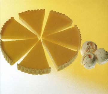 Lemon tart with praline ice cream