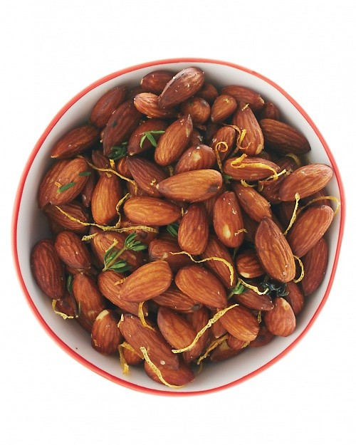 Lemon-thyme almonds