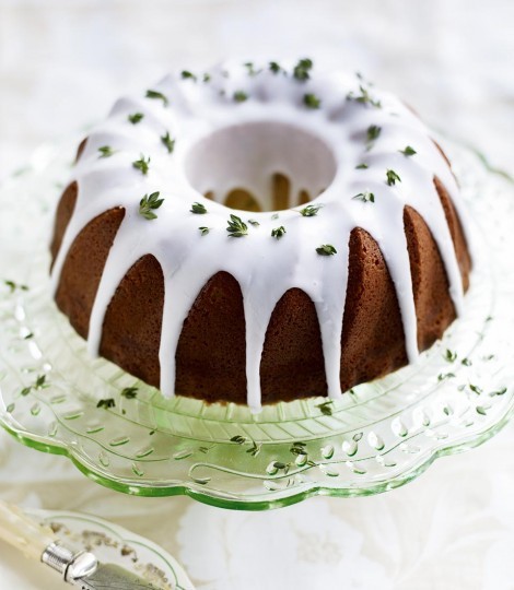 Lemon, thyme and yogurt cake