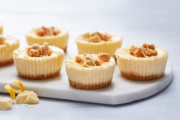 Lemon-white chocolate mini cheesecakes