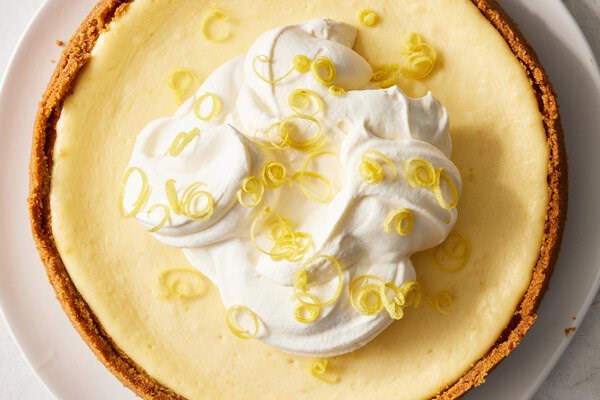 Lemon yogurt cheesecake