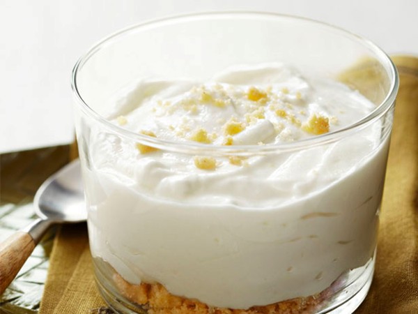 Lemon-yogurt mousse