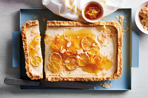 Lemonade pie with lemon drizzle