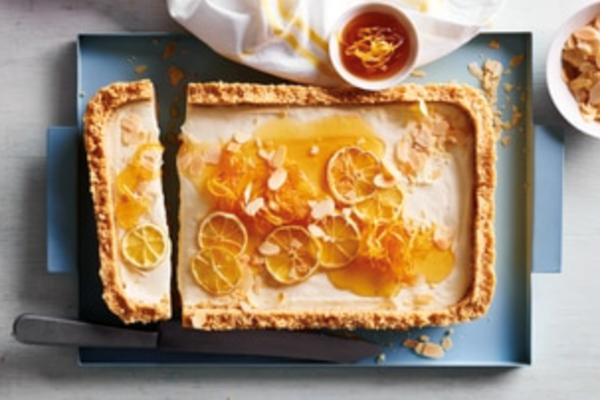 Lemonade pie with lemon drizzle