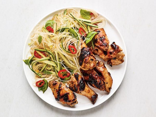 Lemongrass grilled chicken wings with rice noodles